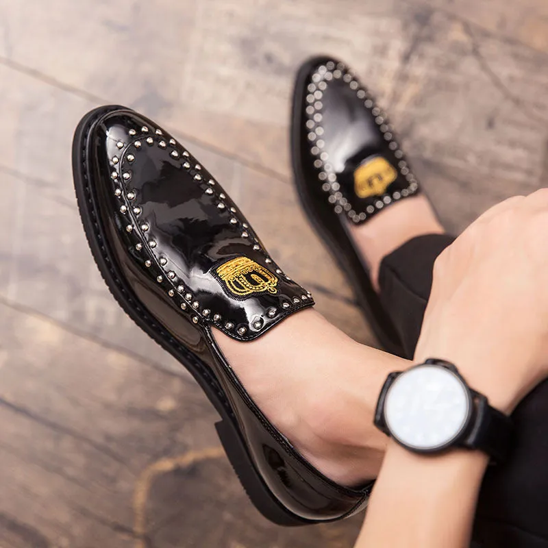 2024 new men's pointed scalp shoes riveted a foot bean shoes Korean version of fashion business casual wedding shoes
