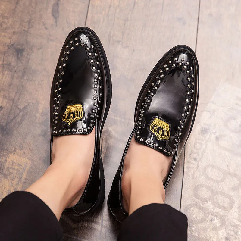2024 new men's pointed scalp shoes riveted a foot bean shoes Korean version of fashion business casual wedding shoes