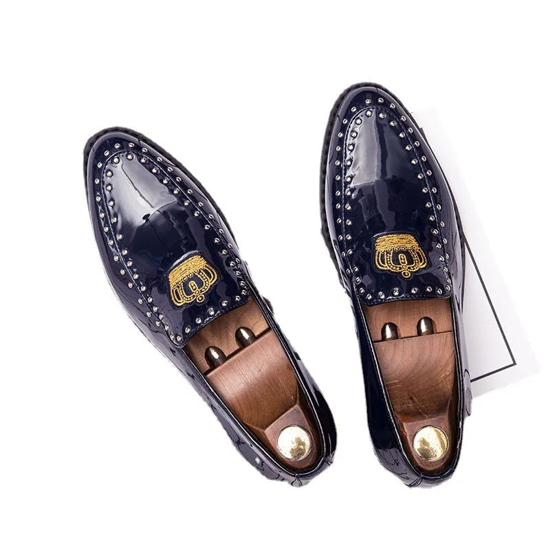 2024 new men's pointed scalp shoes riveted a foot bean shoes Korean version of fashion business casual wedding shoes