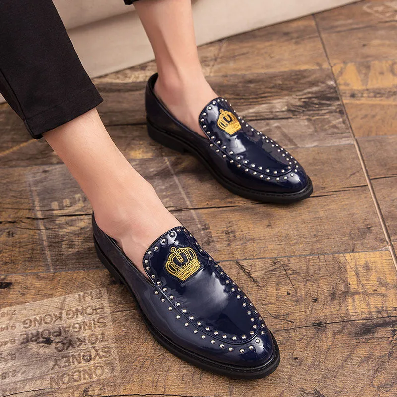 2024 new men's pointed scalp shoes riveted a foot bean shoes Korean version of fashion business casual wedding shoes