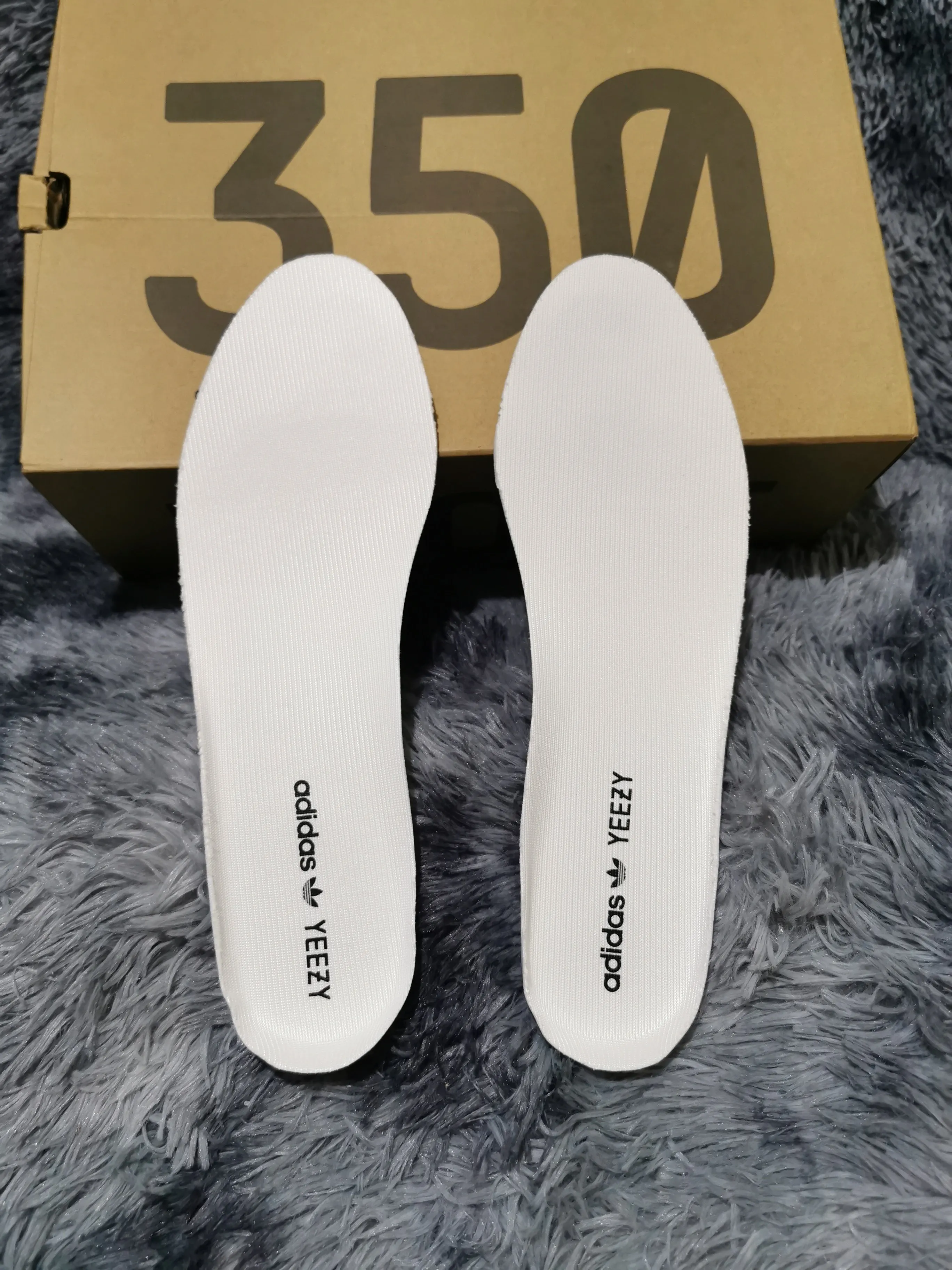 Adidas Yeezy Boost 350 V2 "Cream / Triple White" (CP9366)