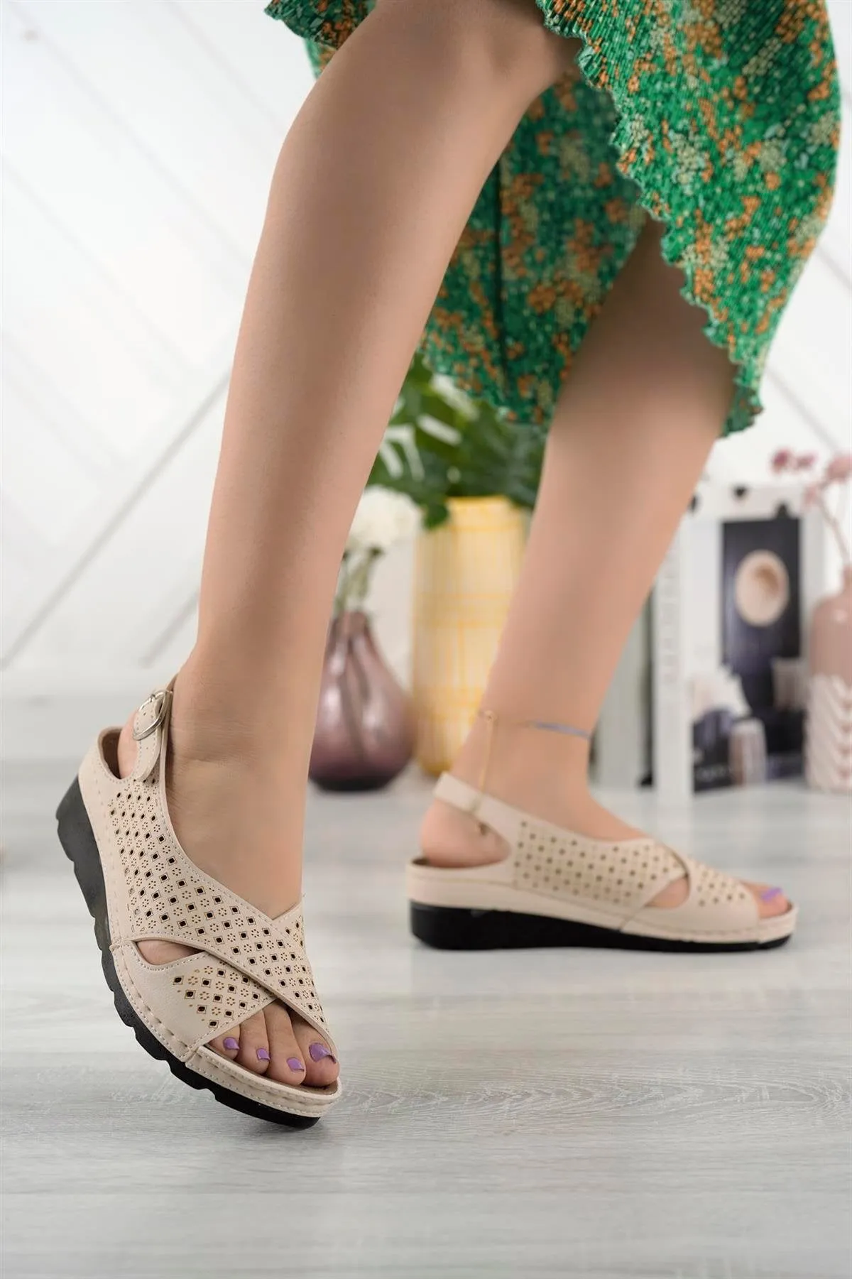 Buckle Women's Sandals Mother Sandals Cream skin Comfortable