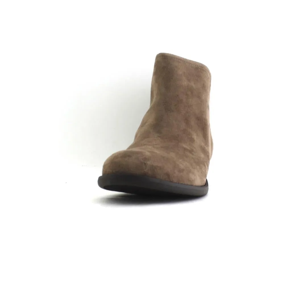 DR SCHOLLS JORIE, STUCCO
