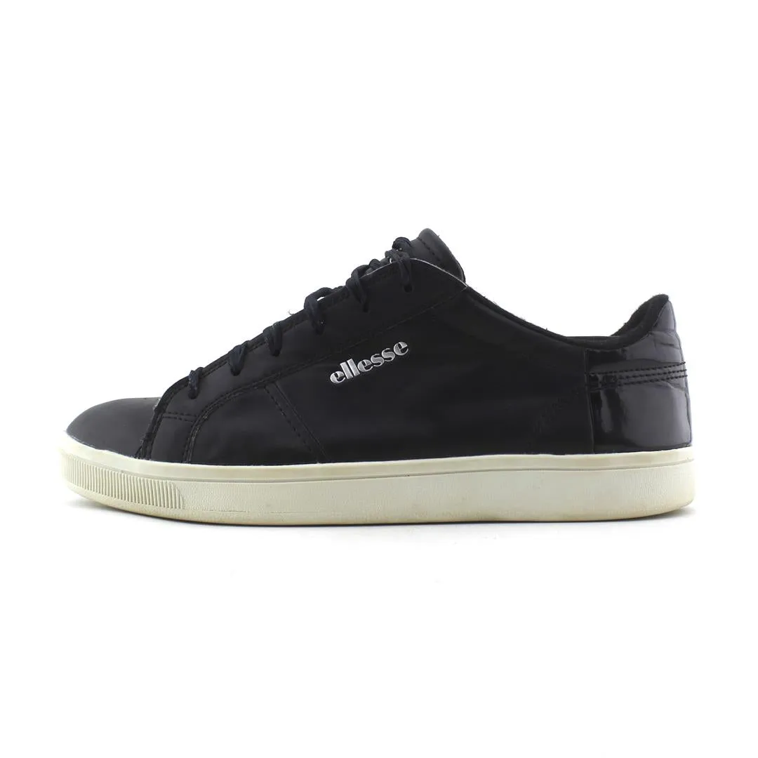 ELLESSE .