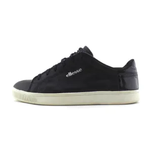 ELLESSE .