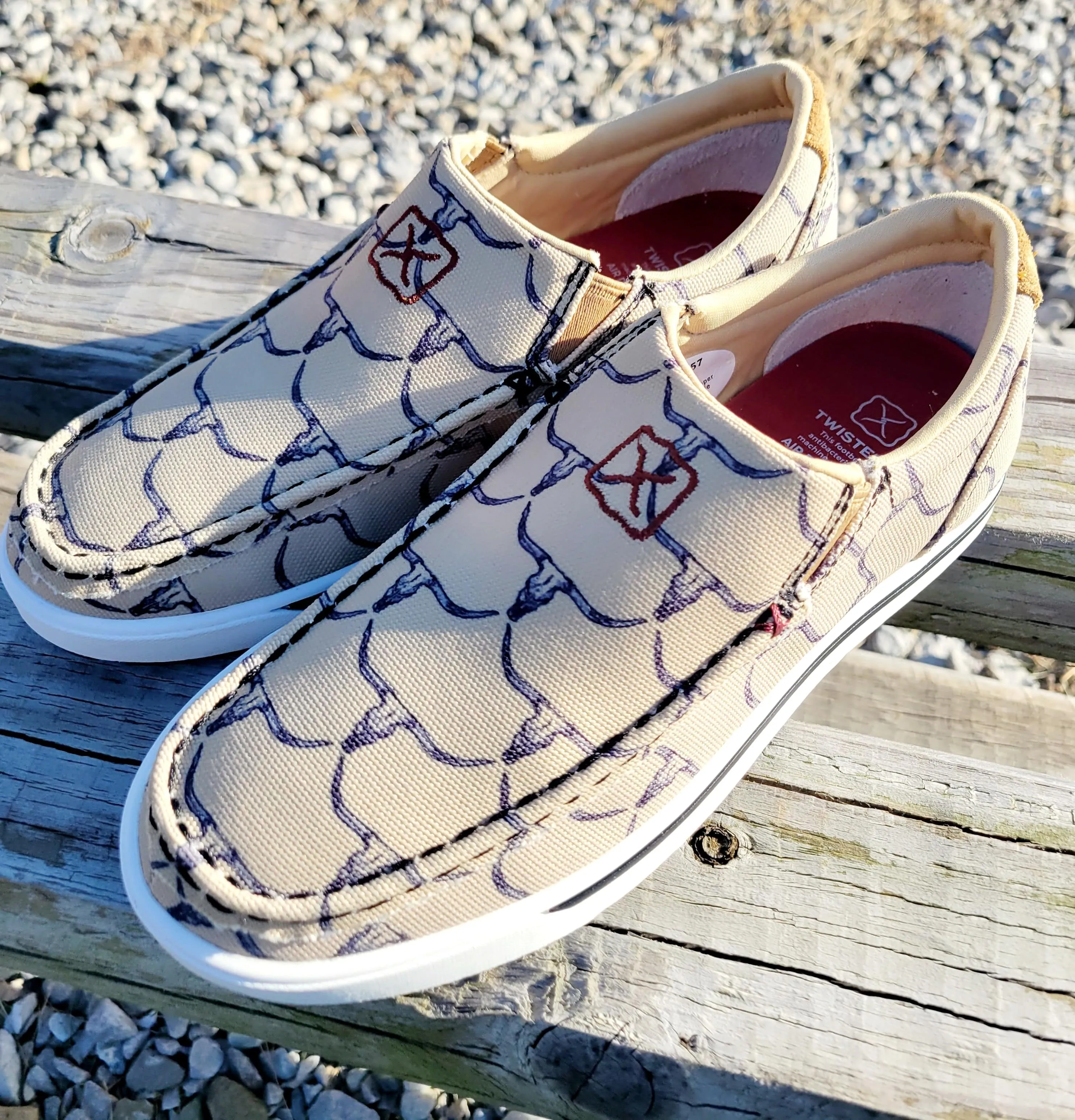 Longhorn Slip-On Kicks