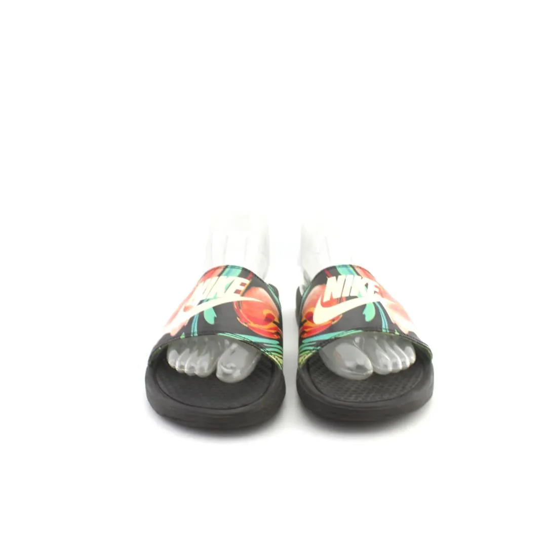 NIKE ,