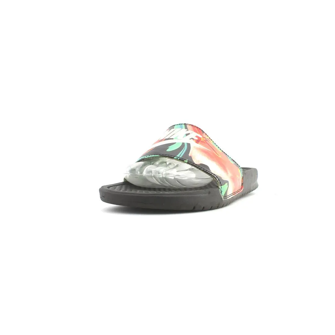 NIKE ,