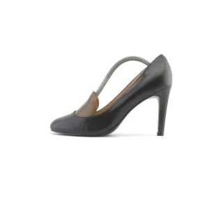 NINE WEST .'