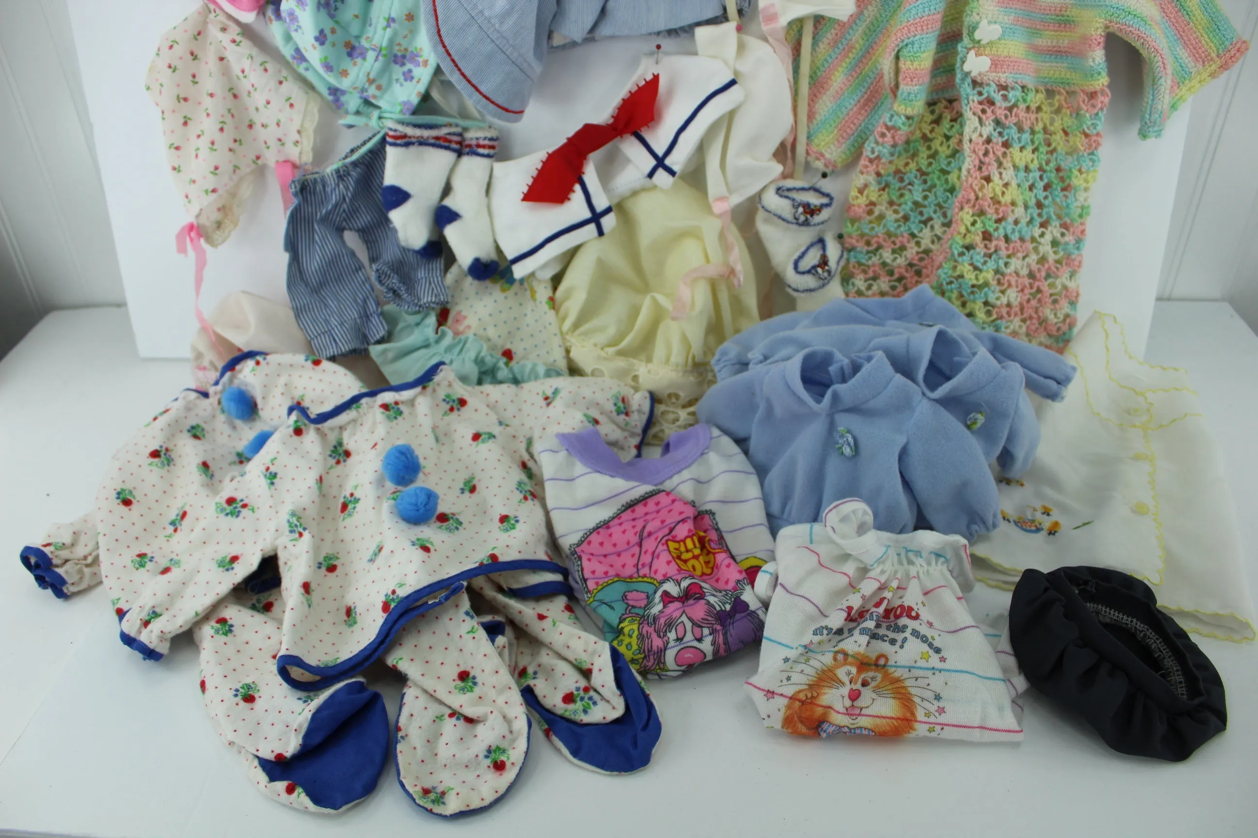 Vintage Antique Lot Collection 42 Pieces Pairs Doll Clothes Shoes All Sizes Labels & Hand Made